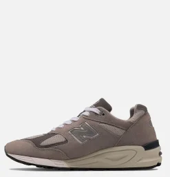 990 V2 Sneakers Grey
